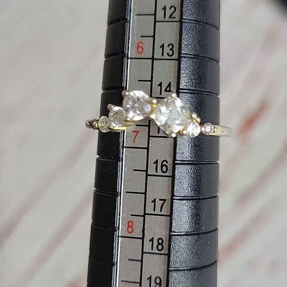 Unbranded Cubic Zirconia Ring Size 7 - Picture 4 of 5